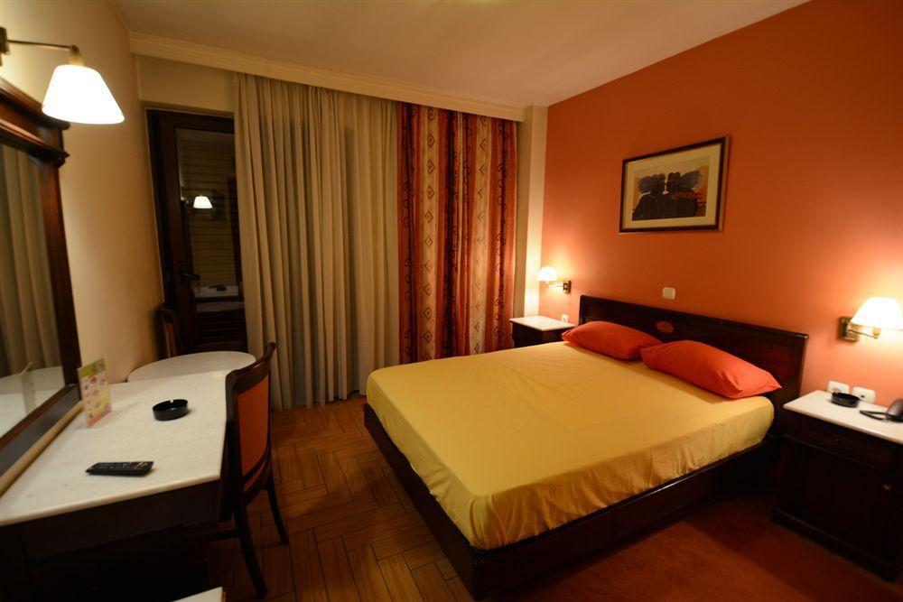Hotel Chris Atenas Exterior foto