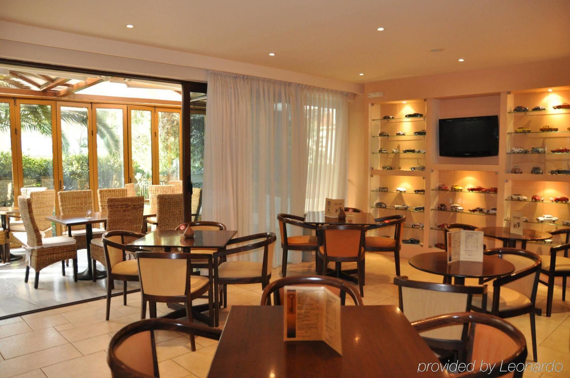 Hotel Chris Atenas Restaurante foto